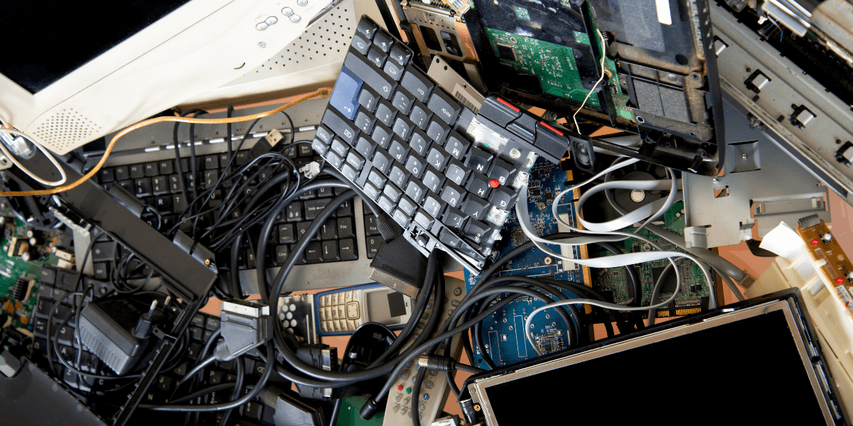 Mixed Recycling consisting of electronics.